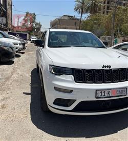 جیپ گراند شیرۆکی